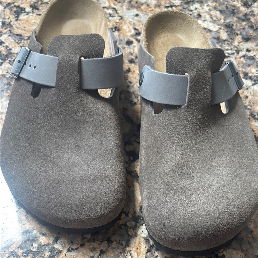 Men’s Birkenstock Size 42 Boston concrete sandals$160